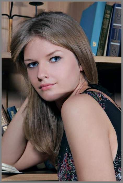 Начиталась камасутры и стала мастурбировать