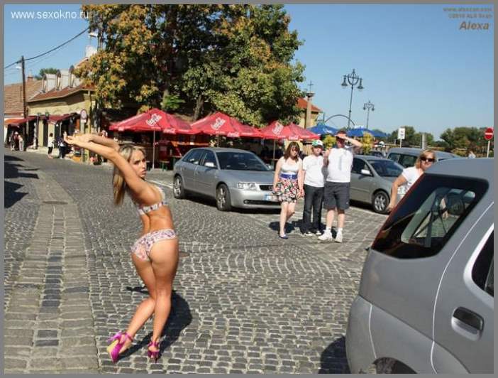 Порнозвезда Aleska Diamond получает оргазм от раздевания