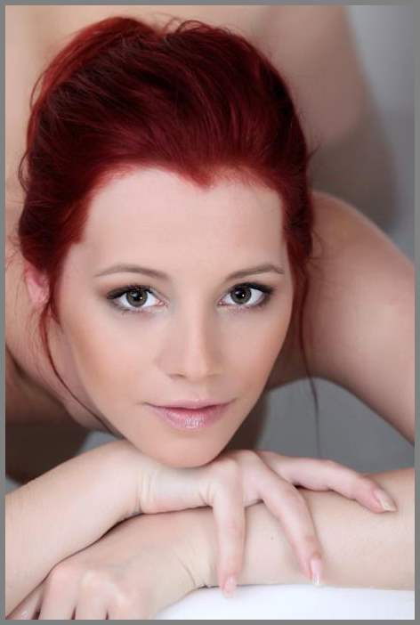 Шлюшка в оригинальной ванной