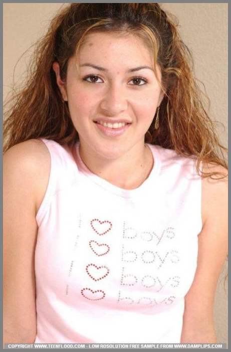 Девственница и ее волосатые заросли между ног