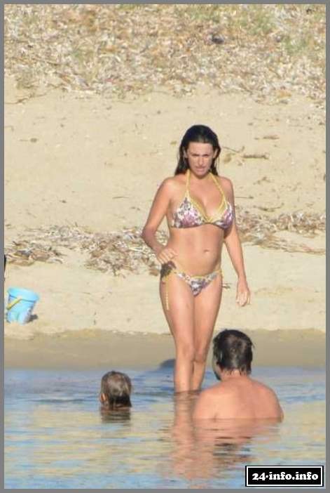 Пенелопа Крус любит купаться топлес