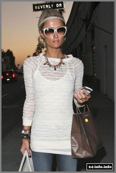 Пэрис Хилтон прогуливается по городу (9 Фото)