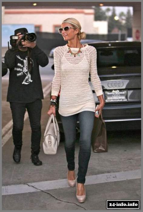 Пэрис Хилтон прогуливается по городу (9 Фото)