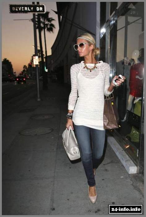 Пэрис Хилтон прогуливается по городу (9 Фото)