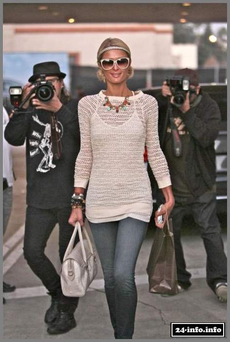 Пэрис Хилтон прогуливается по городу (9 Фото)