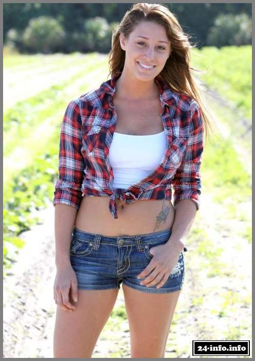 Вена Жирарди работает на ферме (6 Фото)