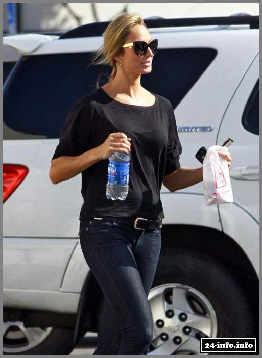 Стейси Кейблер отлично смотрится в джинсах (7 Фото)