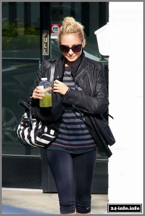 Николь Ричи спрятала верблюжью лапку (6 Фото)