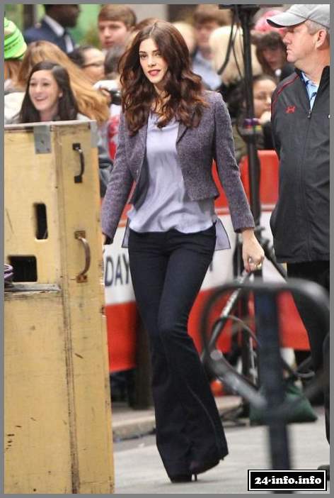 Симпатичная Эшли Грин (6 Фото)