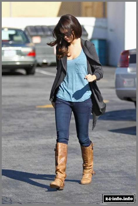 Селена Гомез гуляет (6 Фото)