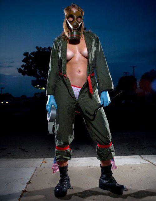 Эро-приколы секс в противогазе