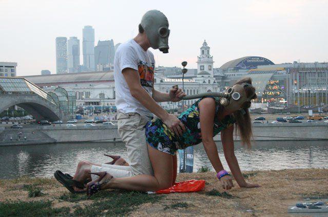 Эро-приколы секс в противогазе