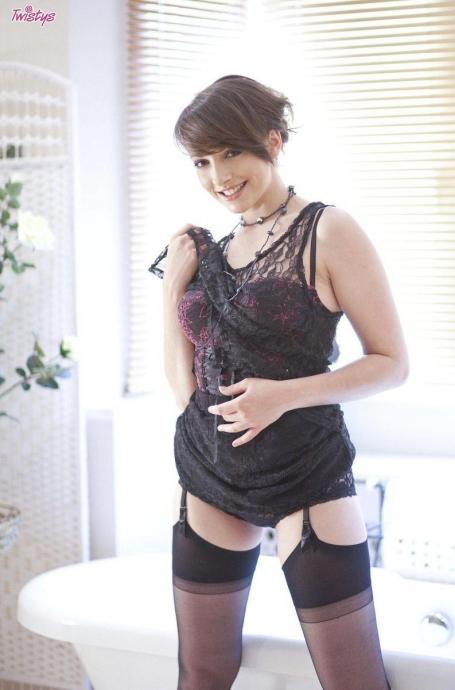 Chloe - Девушки (эротика)