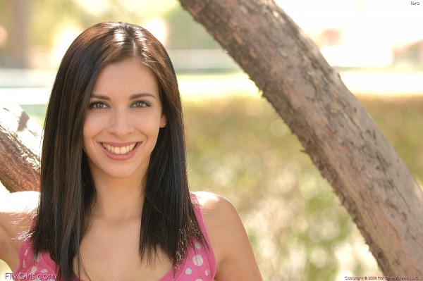 Под юбкой школьницы