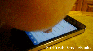 Расческа в женской манде - Эроприколы