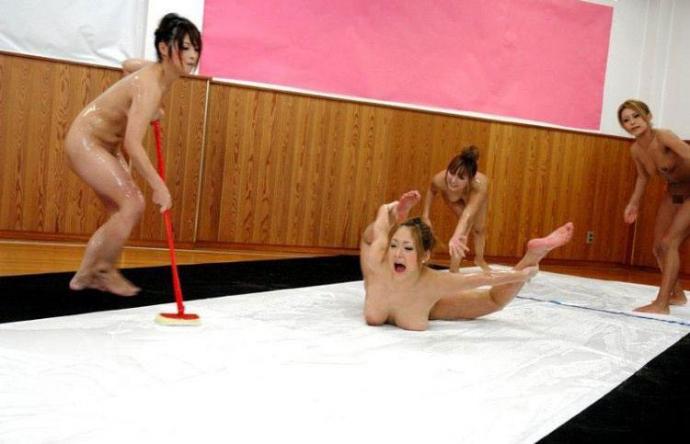 У девушки доллары в жопе - Эроприколы