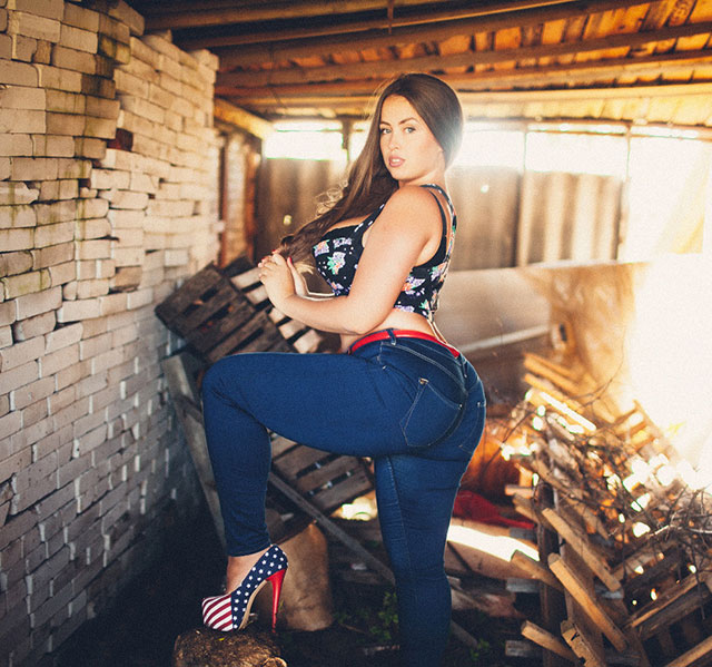 Российская модель 'плюс сайз', Виктория Российская модель 'плюс сайз', Виктория