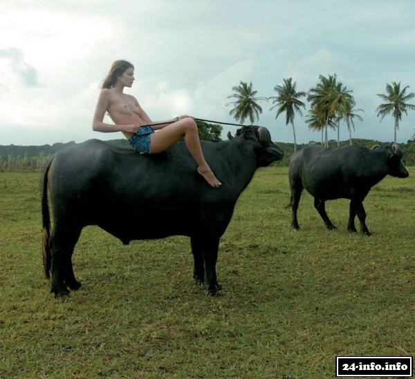 Голая звезда Миранда Керр