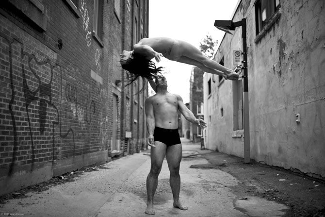 Обнаженная акробатика