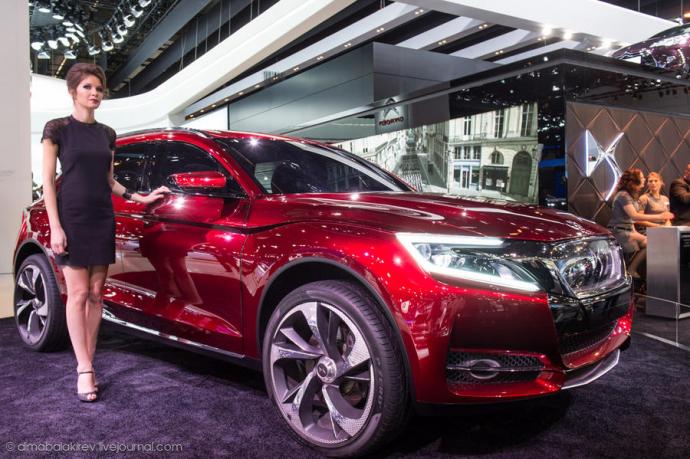 Девушки с международного автосалона IAA 2013