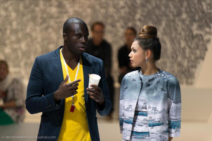 Девушки с международного автосалона IAA 2013