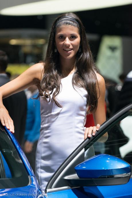 Девушки с международного автосалона IAA 2013