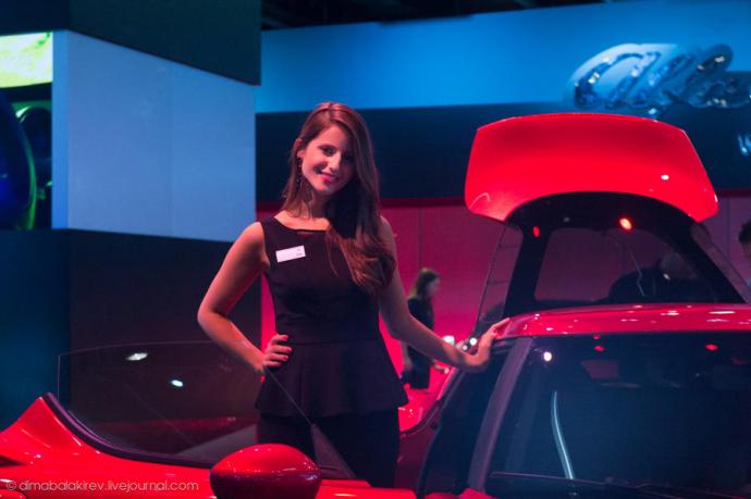 Девушки с международного автосалона IAA 2013