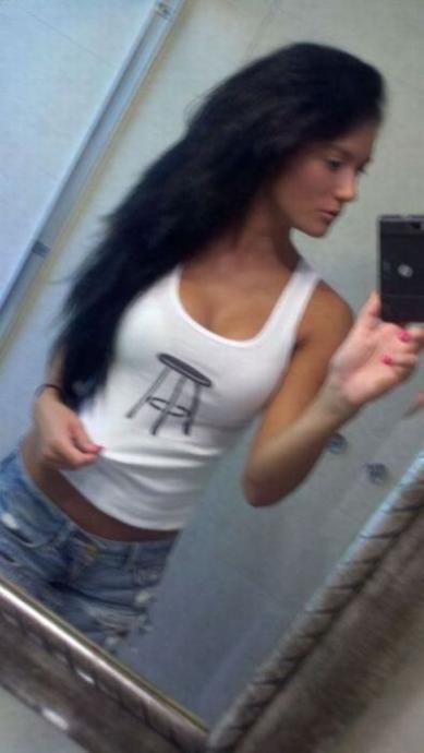 Фото НЮ развратной брюнетки