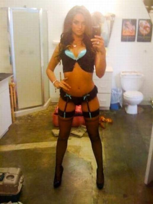 Фото НЮ развратной брюнетки