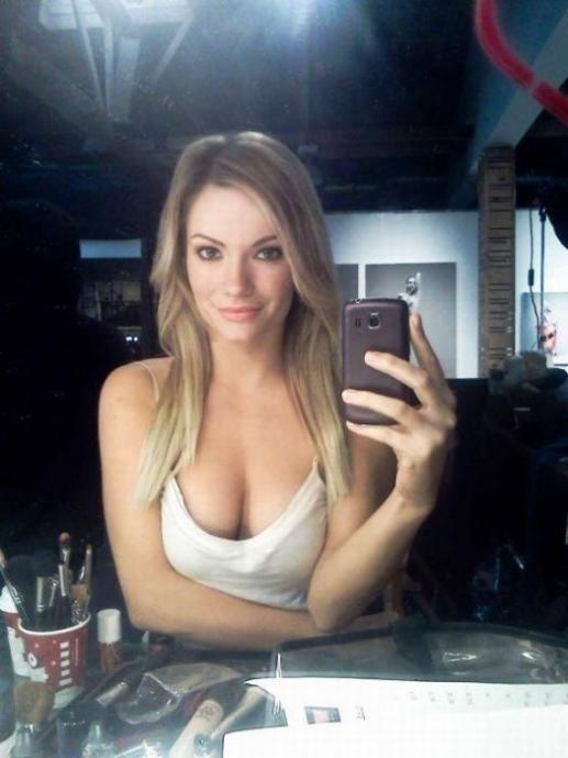 Фото НЮ развратной брюнетки