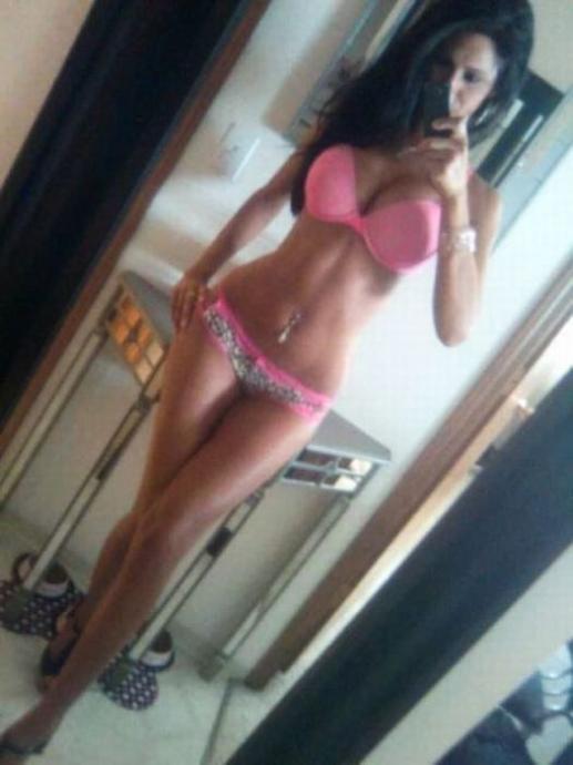 Фото НЮ развратной брюнетки