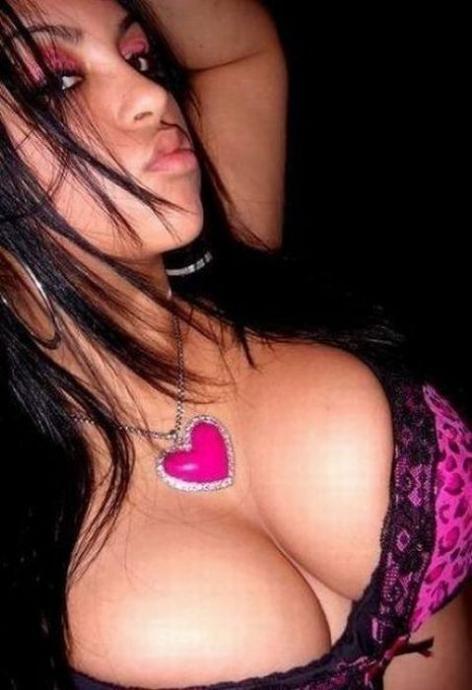 Фото НЮ развратной брюнетки