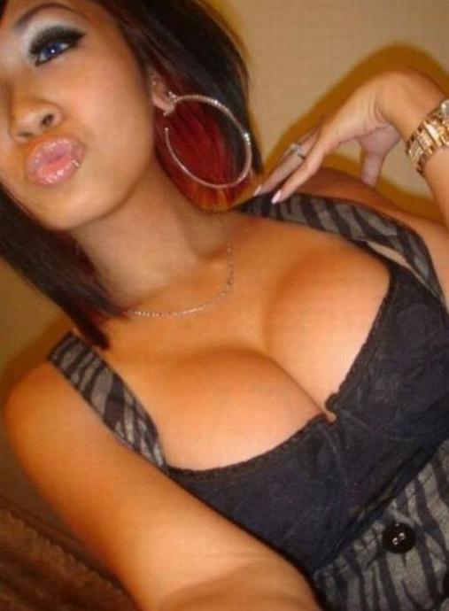 Фото НЮ развратной брюнетки