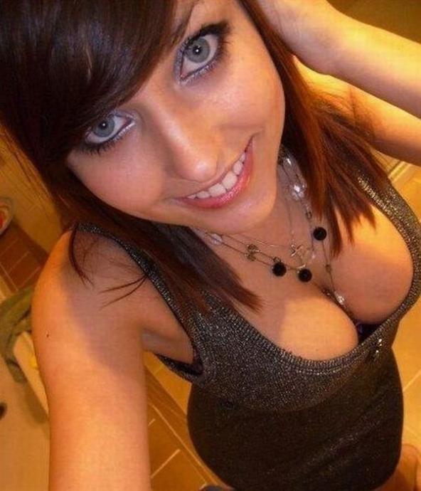 Фото НЮ развратной брюнетки