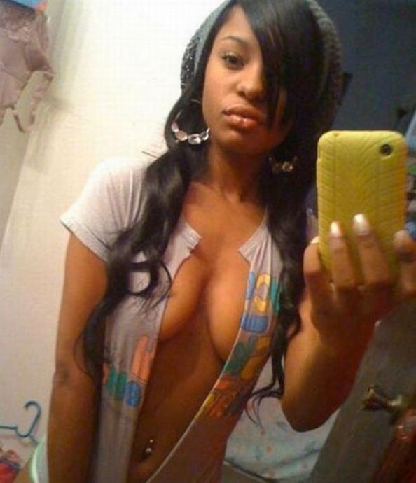 Фото НЮ развратной брюнетки