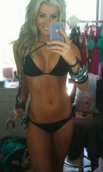 Фото НЮ развратной брюнетки