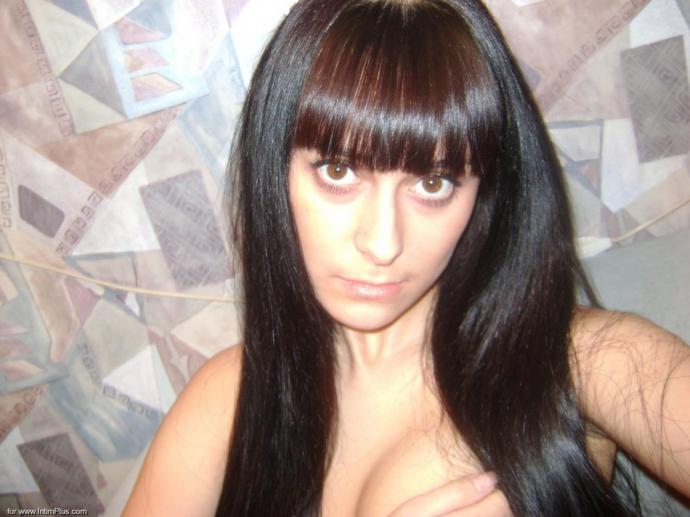 Напоил и заставил фоткаться голой