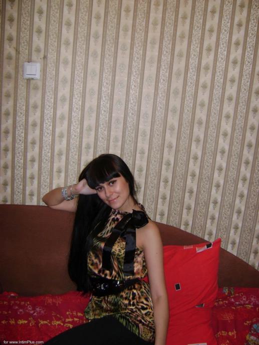 Напоил и заставил фоткаться голой