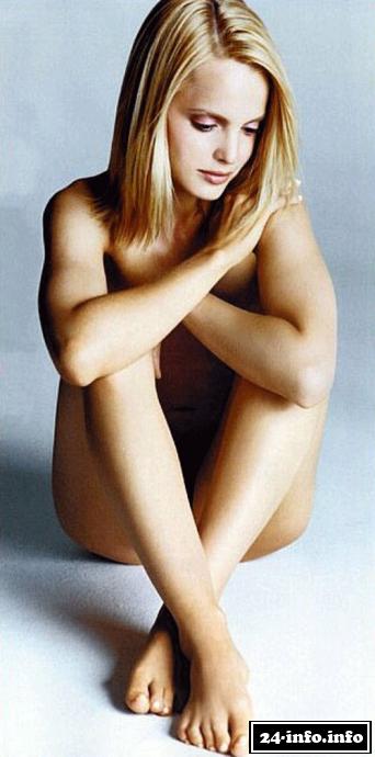 Голая звезда Мена Сувари