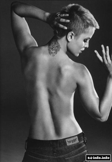 Голая звезда Мена Сувари