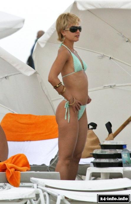 Голая звезда Мена Сувари