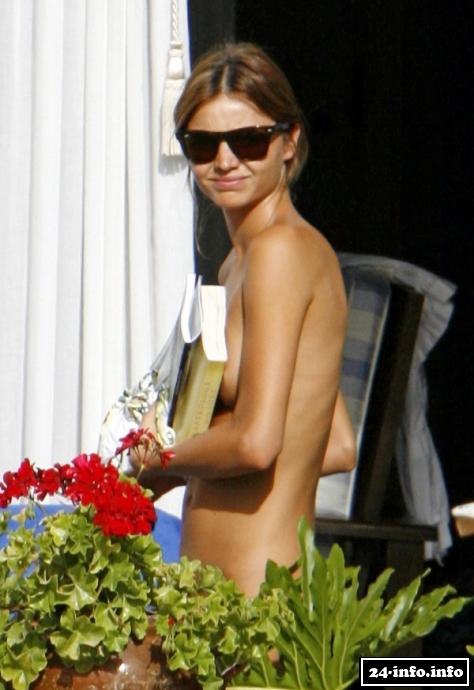 Голая звезда Миранда Керр