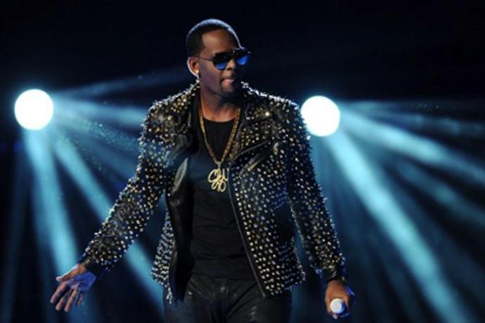 Посетители концерта объявили о подмене певца Ар Келли двойником - Шоу бизнес