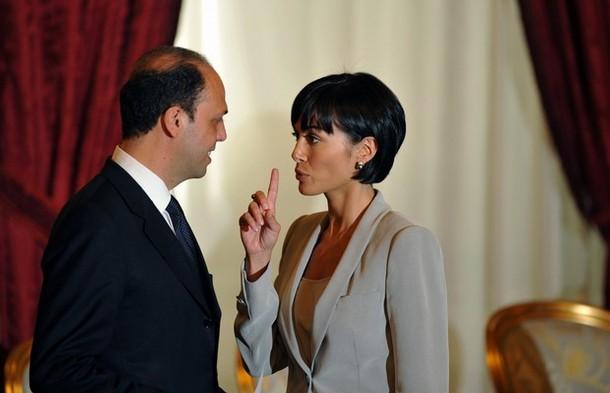 Мара Карфанья, «самый красивый министр в мире» Мара Карфанья, «самый красивый министр в мире»