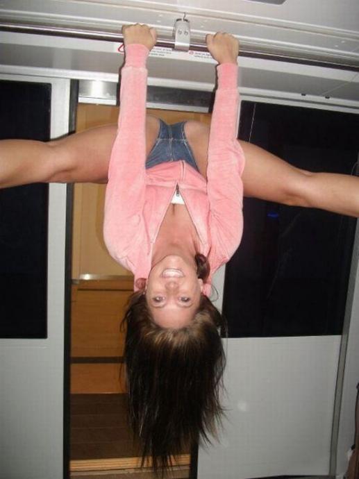 Курит и сосет член - Эроприколы