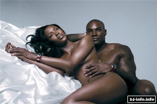 Голая звезда Наоми Кэмпбелл