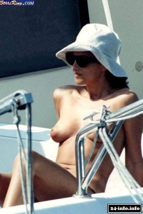 Голая звезда Моника Белуччи