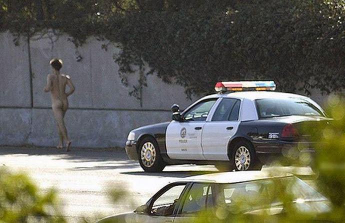 Рюмка в промежности - Эроприколы