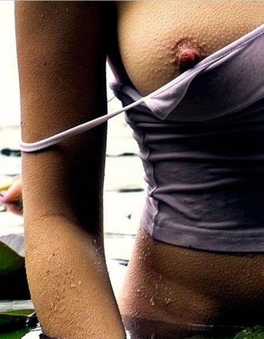 Девушка ссыт сама себе в рот - Эроприколы