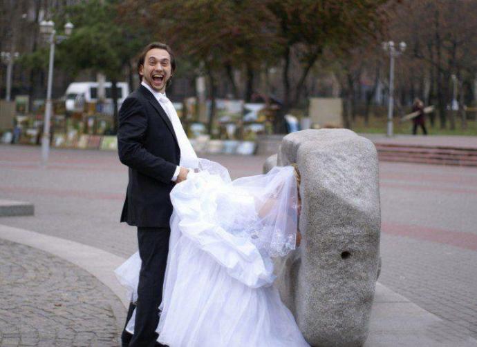 Девушка ссыт сама себе в рот - Эроприколы